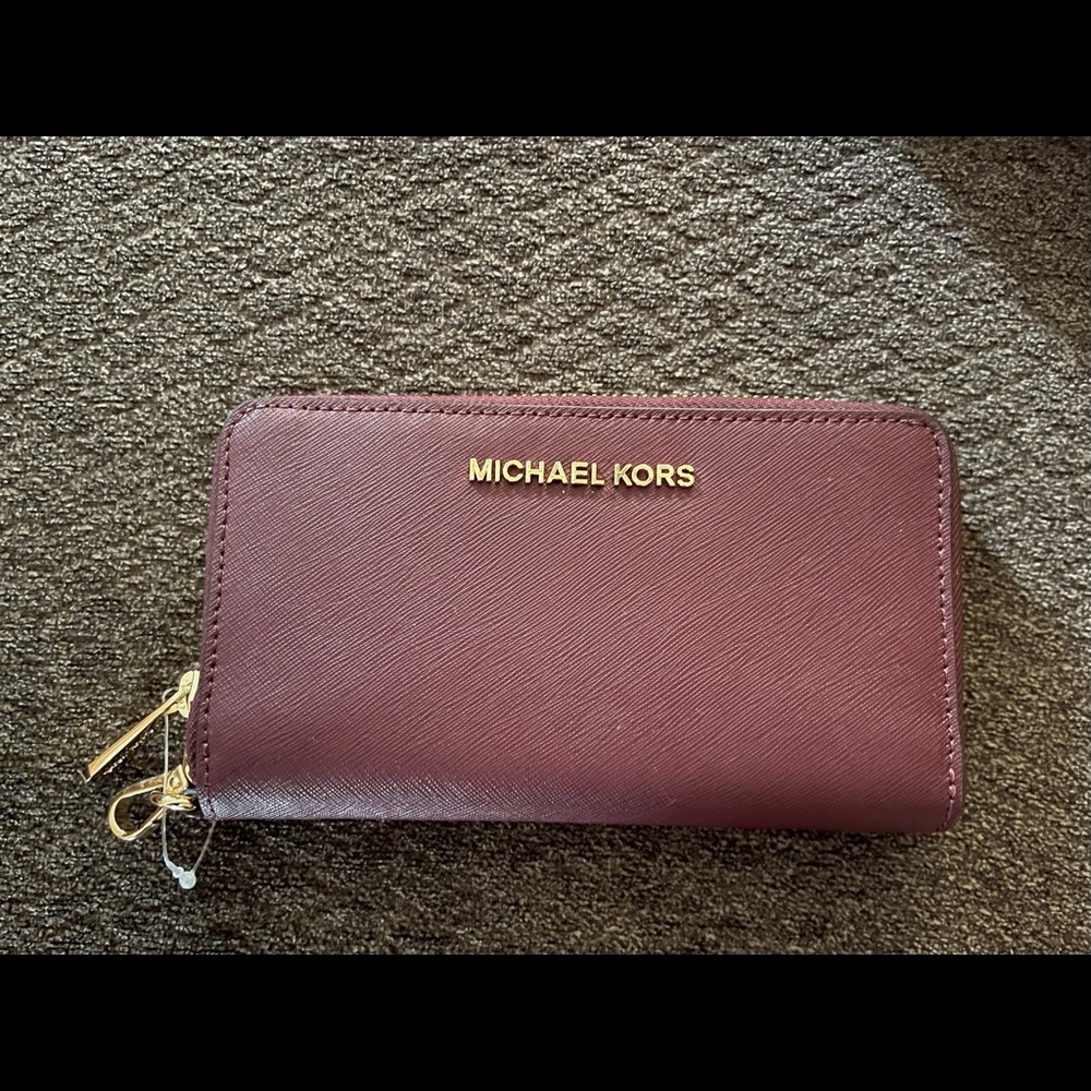 Michael Kors Jet Set Travel Wallet